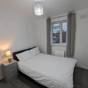 3 Bedroom Sleeps 8 , Edinburgh United Kingdom